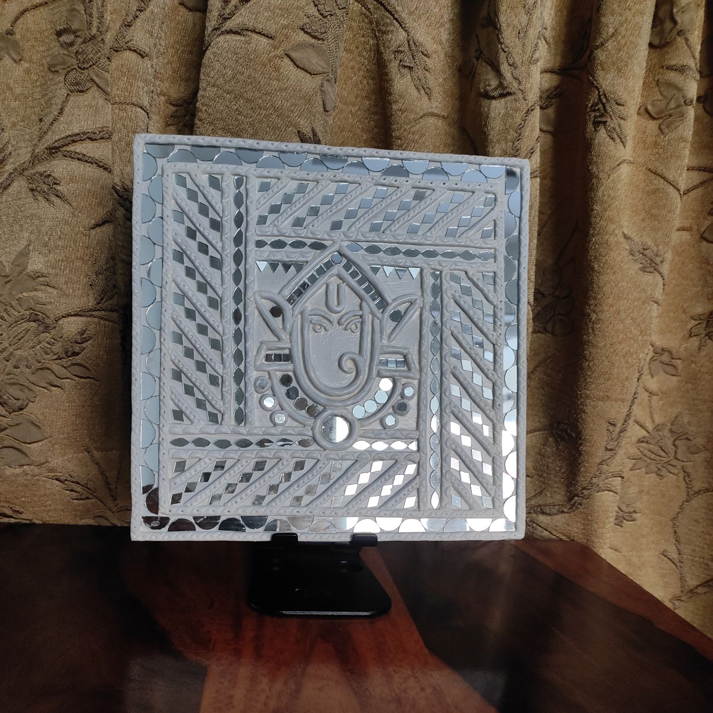 Handcrafted White Ganesha Lippan Art Wall Panel (8 inch) - Image 2